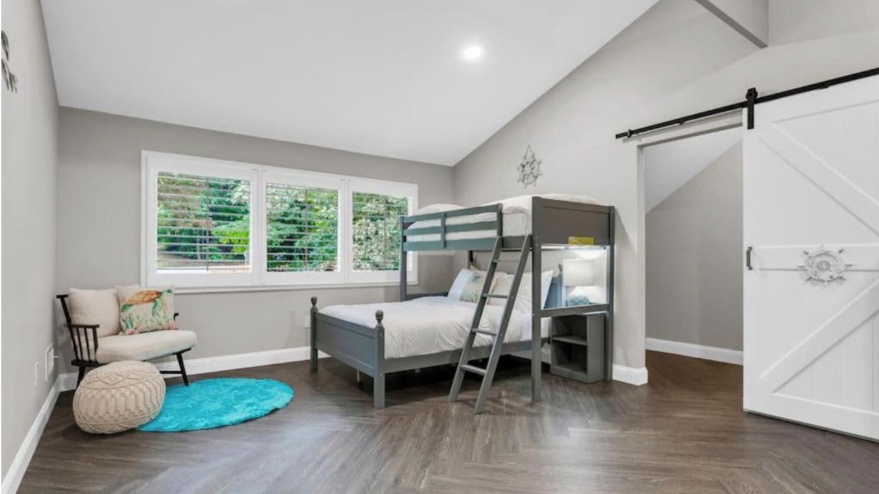 Photo of Bedroom in Flowery Branch