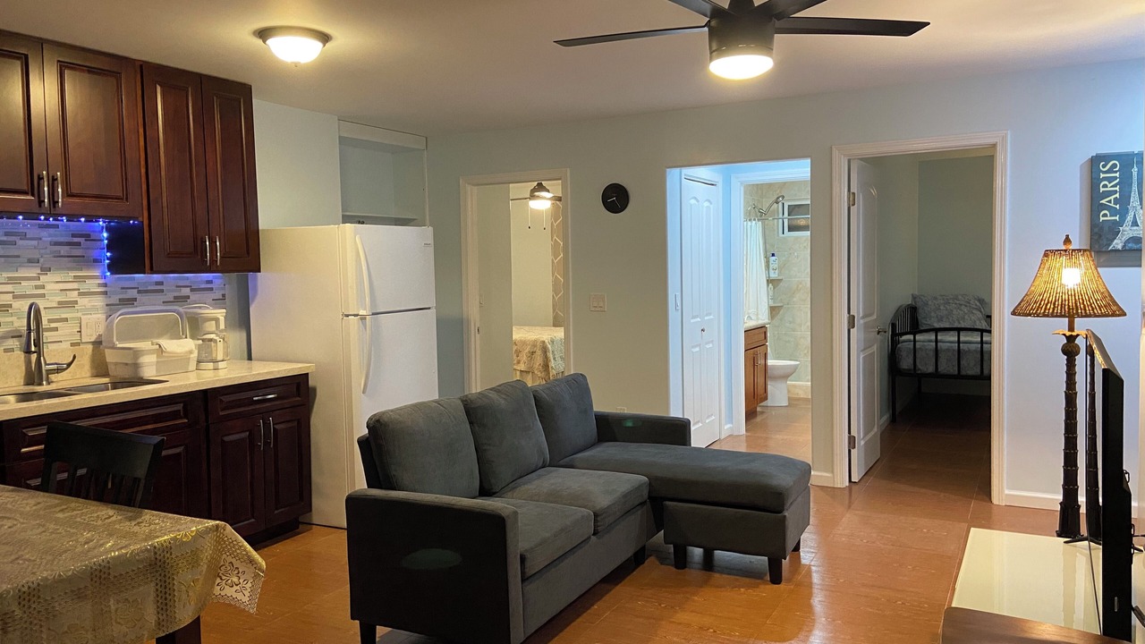 Photo of Livingroom in Kalihi - Palama