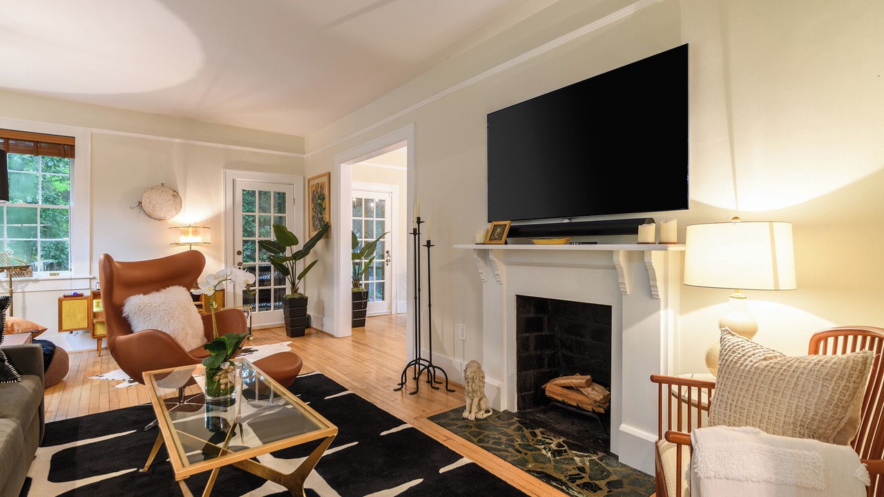 Photo of Livingroom in Chatham Crescent