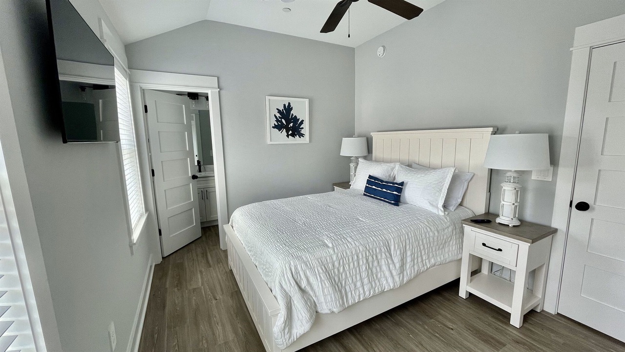 Photo of Bedroom in Corolla Light
