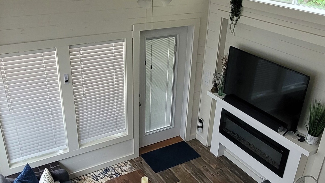 Photo of Livingroom in Tamassee
