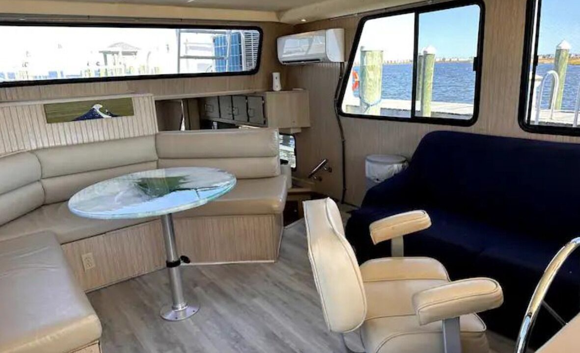 Photo of Livingroom in Manteo