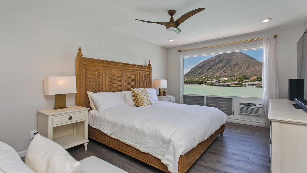 Photo of Bedroom in Portlock