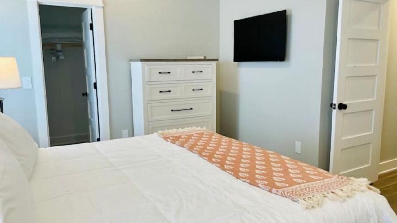 Photo of Bedroom in Corolla Light