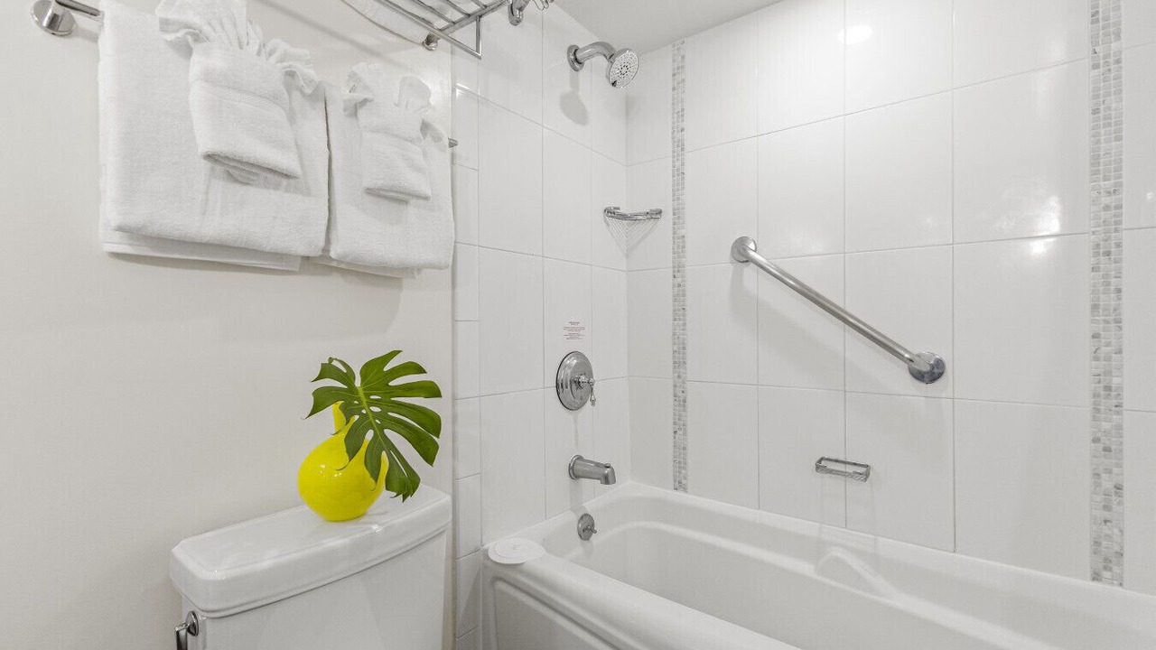 Photo of Bathroom in Ala Moana