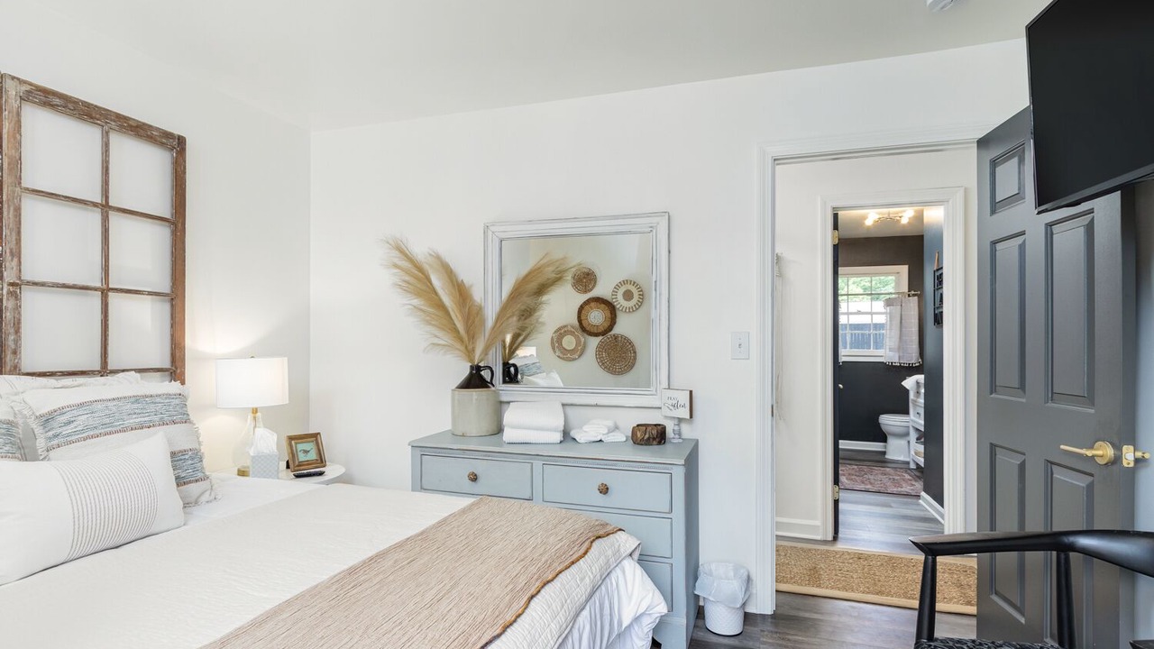 Photo of Bedroom in Taylors