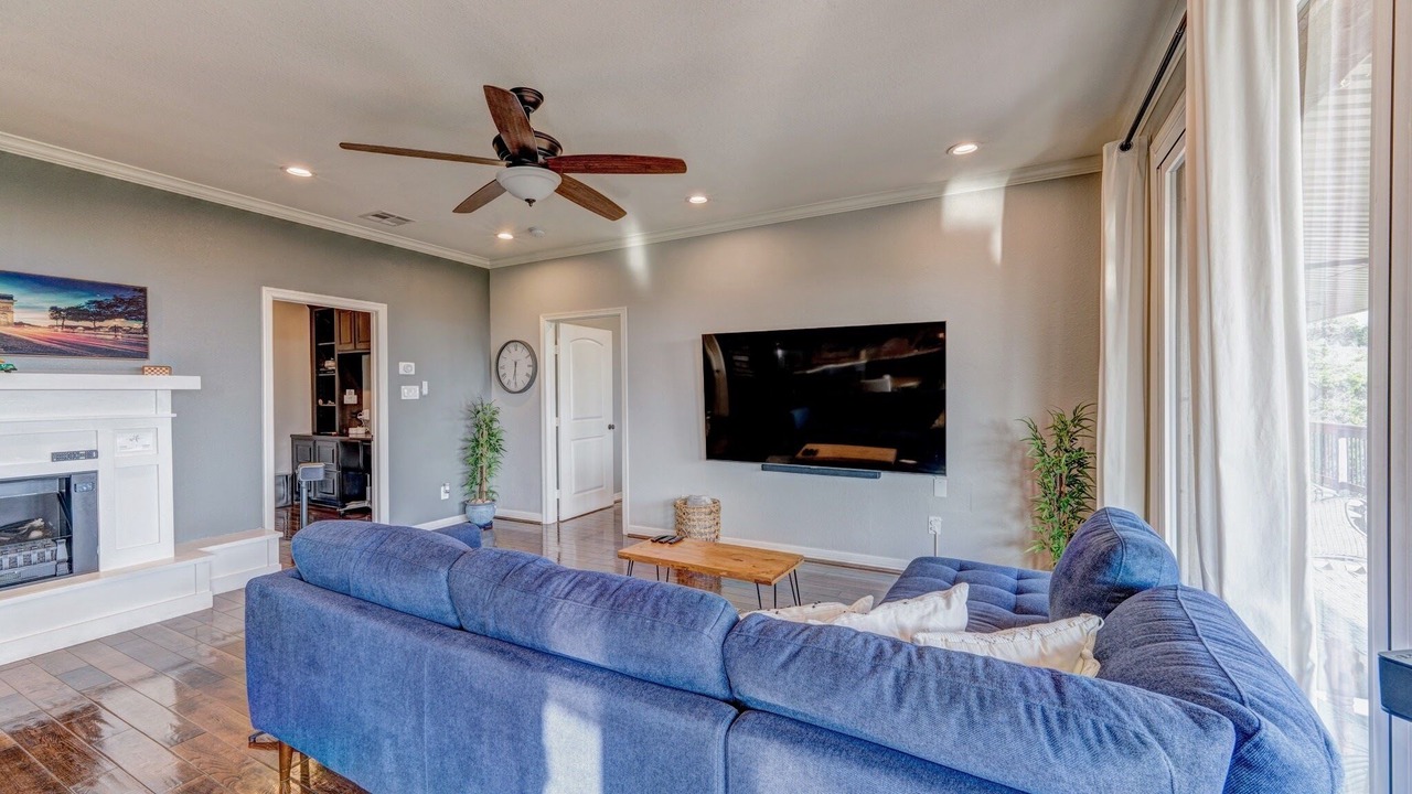 Photo of Livingroom in Dripping Springs