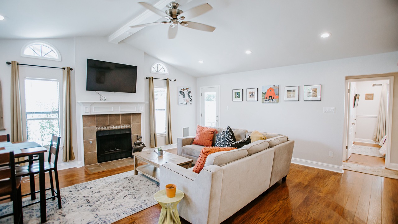 Photo of Livingroom in Maple Run