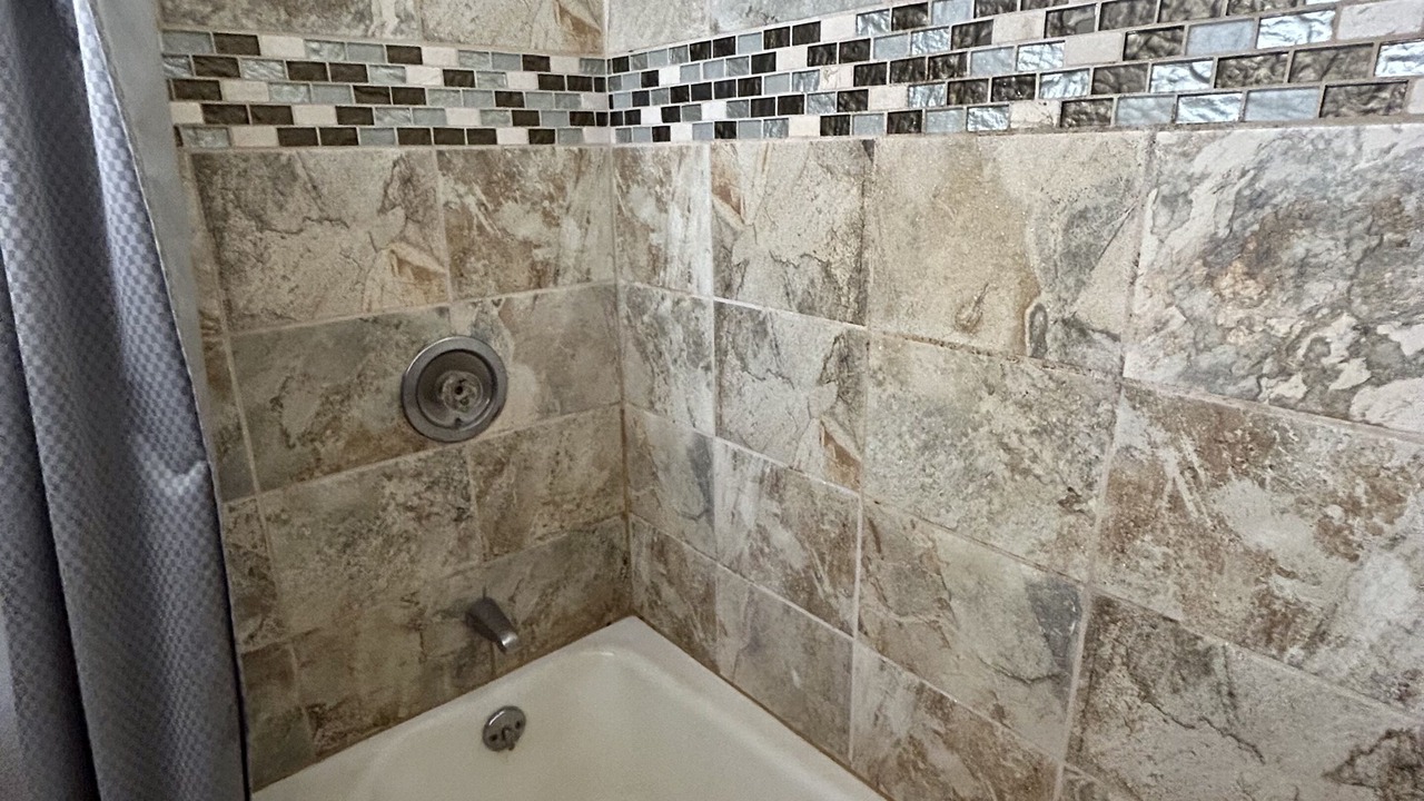 Photo of Bathroom in Maunaloa