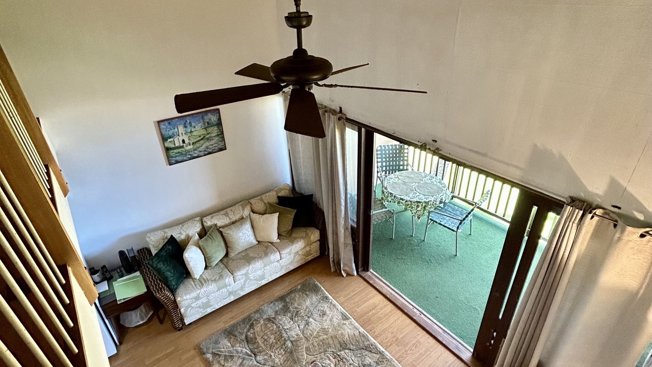 Photo of Livingroom in Maunaloa