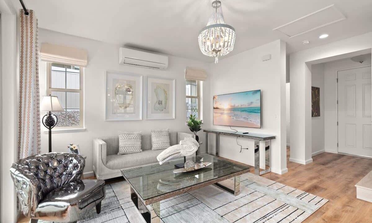 Photo of Livingroom in Makaha Valley