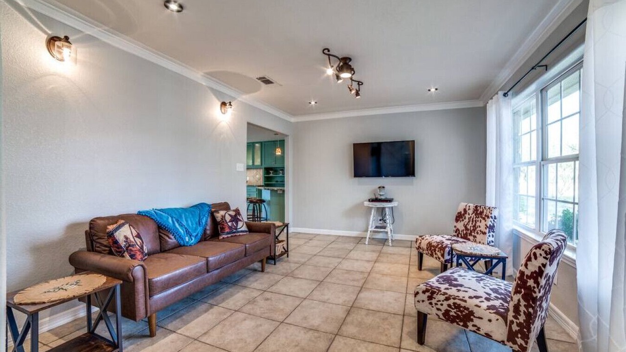 Photo of Livingroom in Johnson City