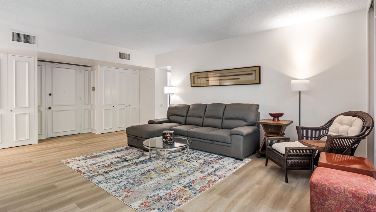 Photo of Livingroom in Waialae Iki