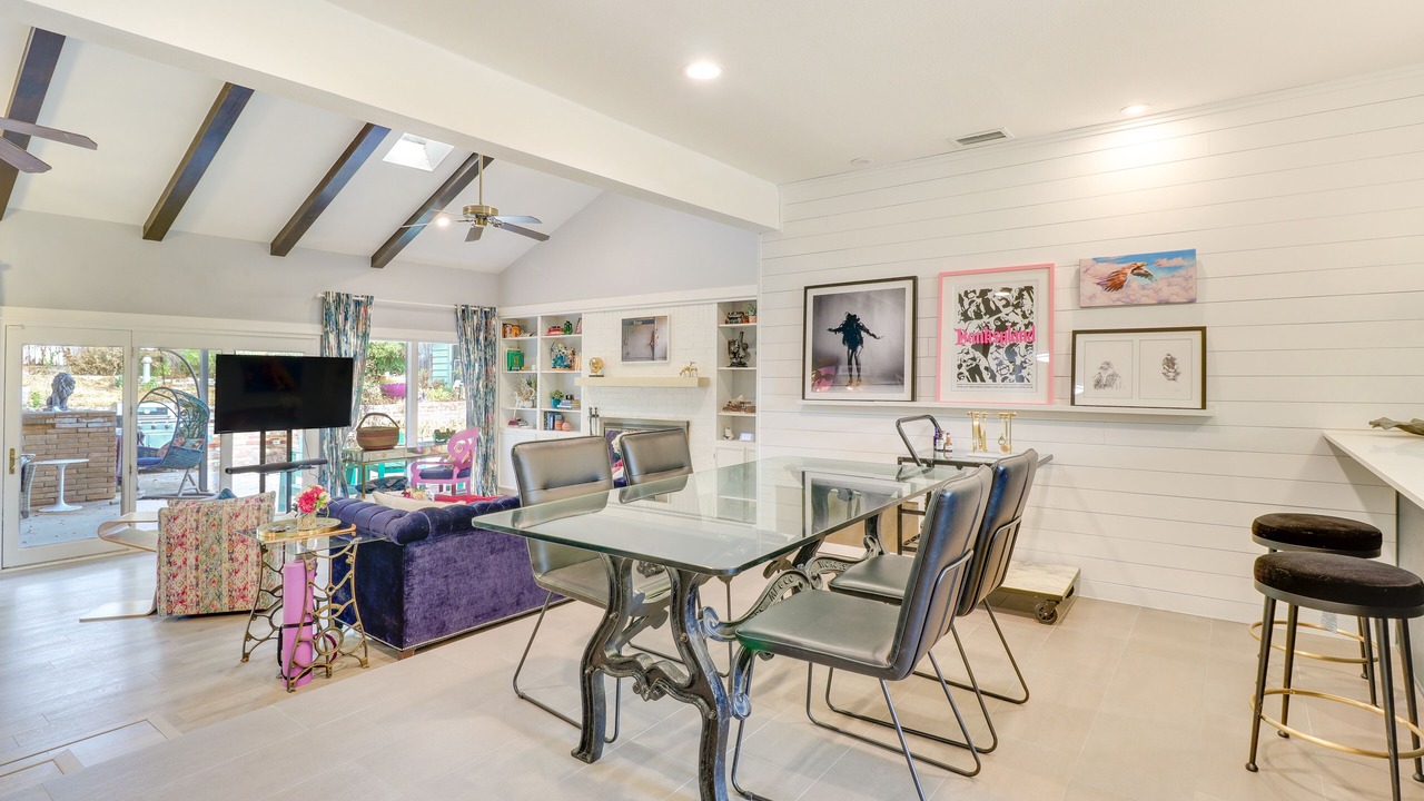 Photo of Bedroom in Oak Ridge