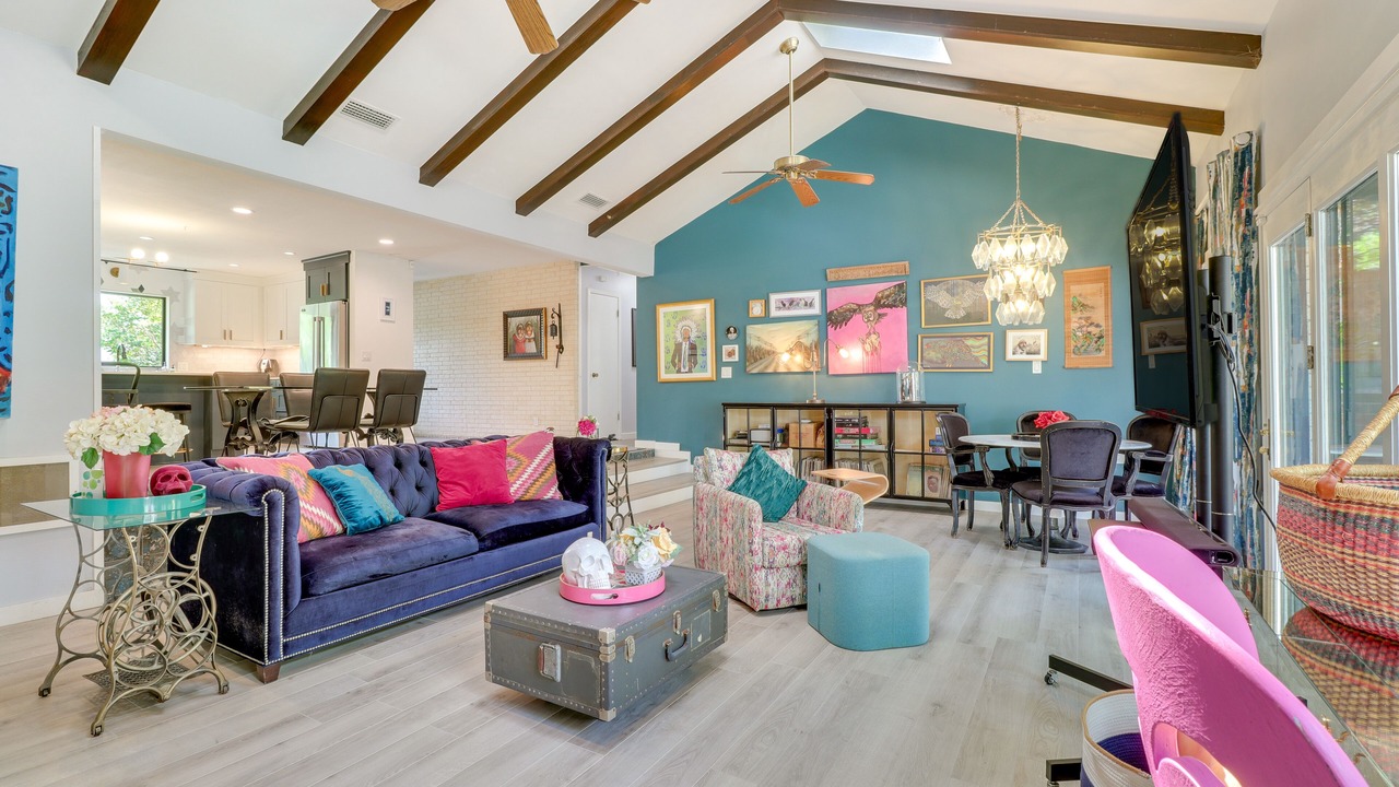 Photo of Livingroom in Oak Ridge