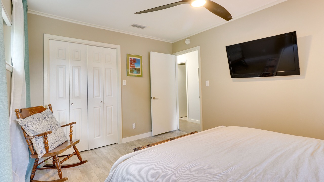 Photo of Bedroom in Oak Ridge