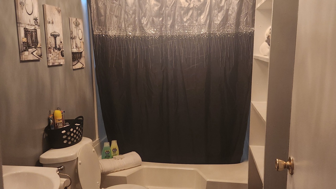 Photo of Bathroom in Half Moon