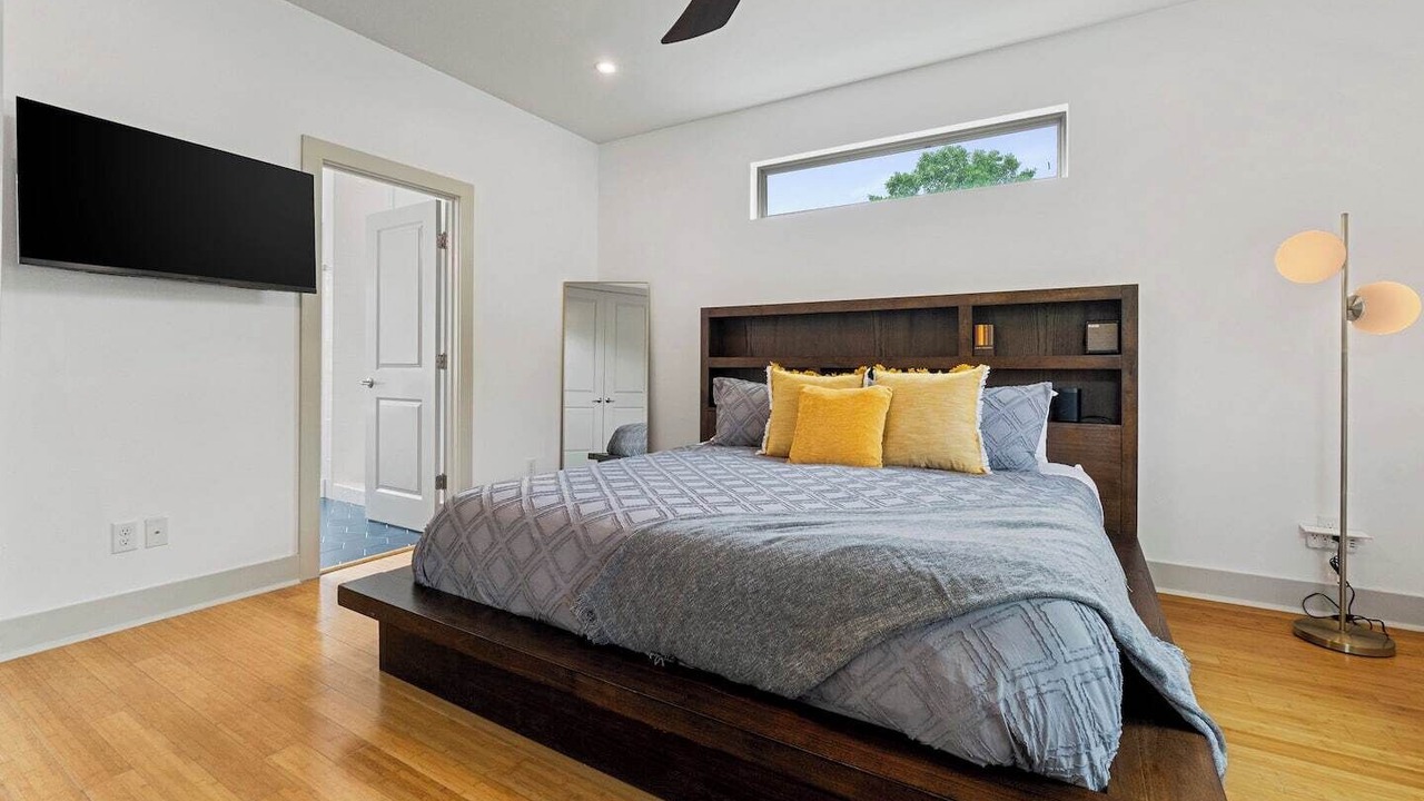 Photo of Bedroom in Blackshear-Prospect Hill
