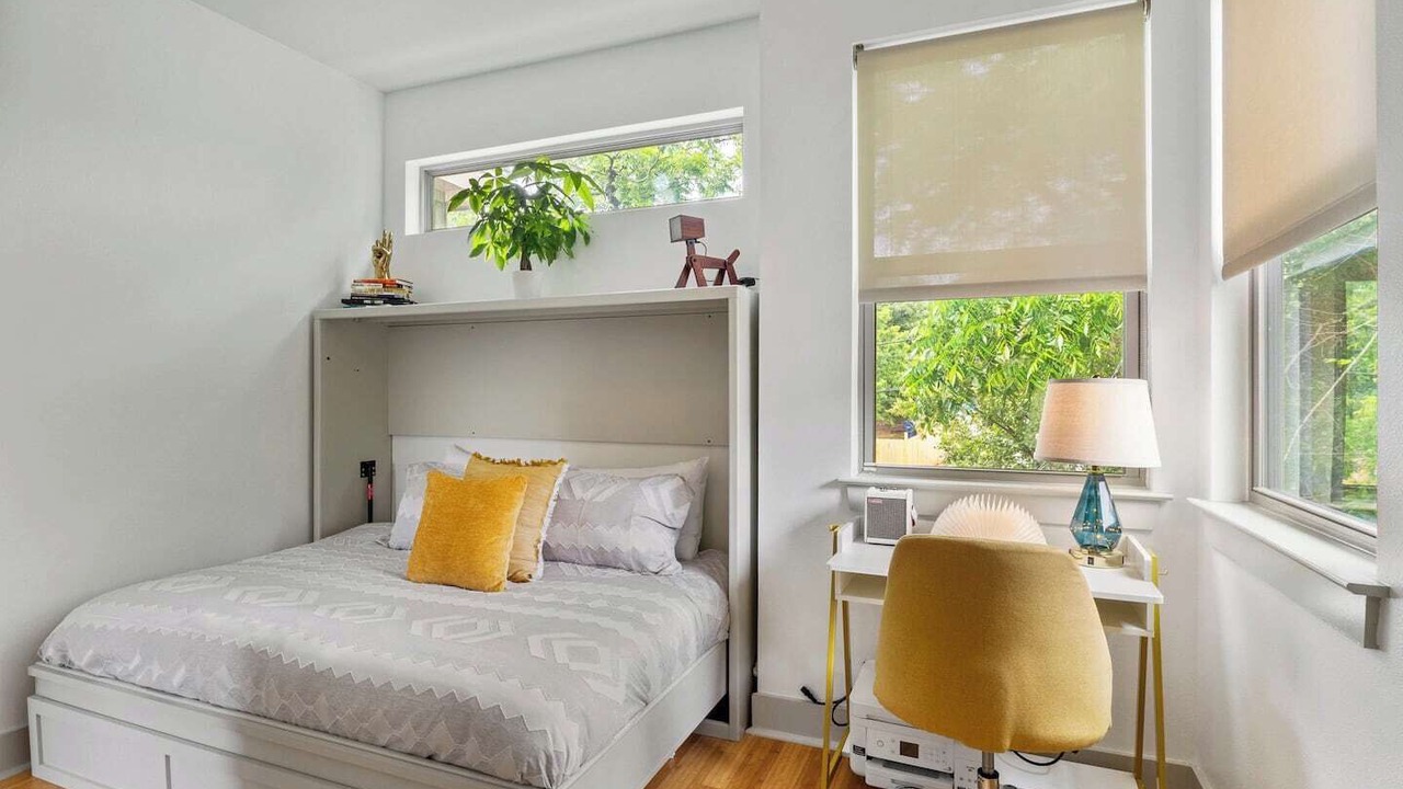 Photo of Bedroom in Blackshear-Prospect Hill