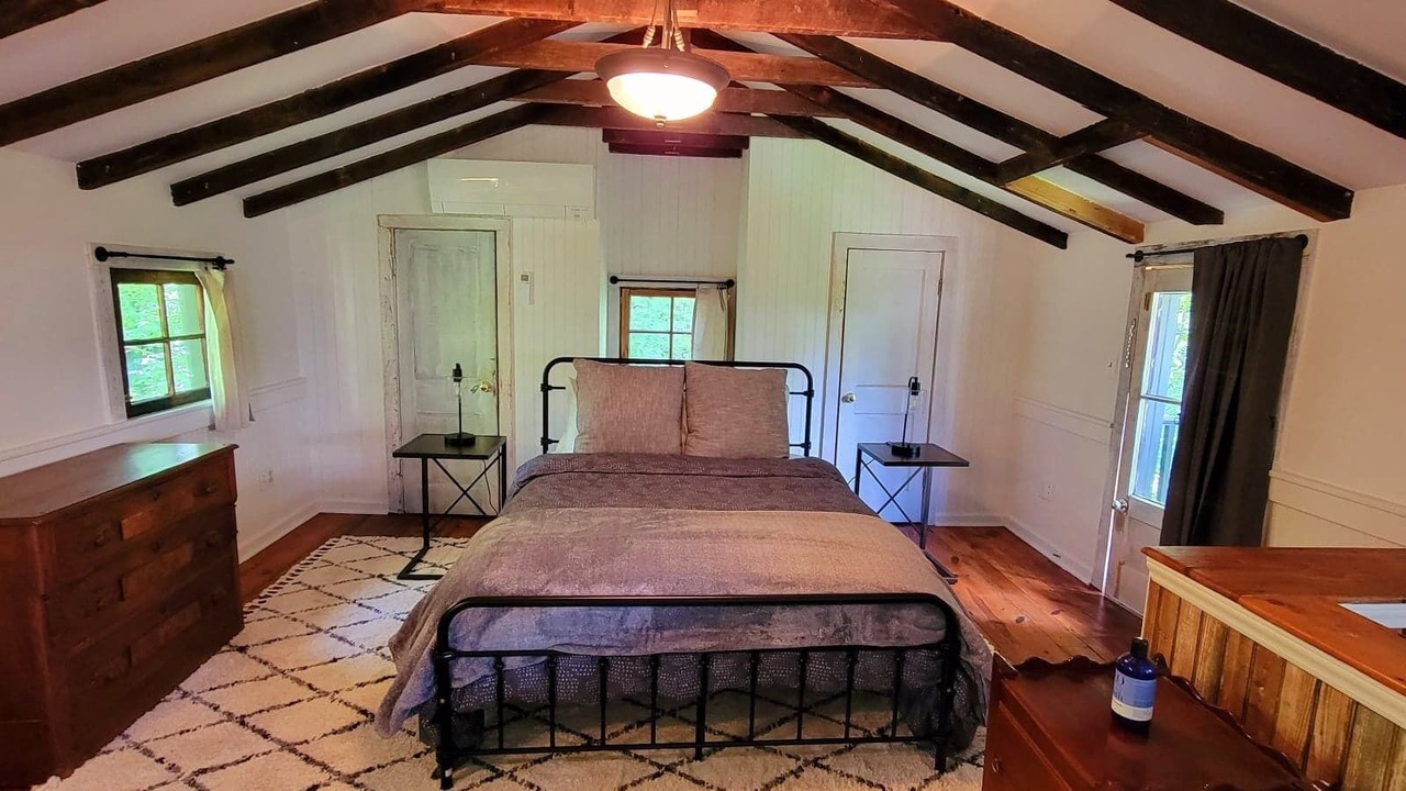 Photo of Bedroom in Historic Montford