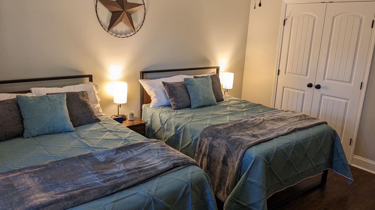 Photo of Bedroom in Perry