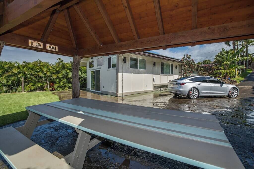 Photo of Outdoor in Haiku