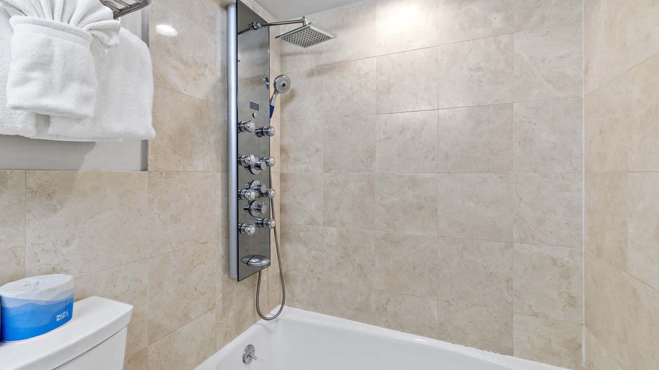 Photo of Bathroom in Waikiki