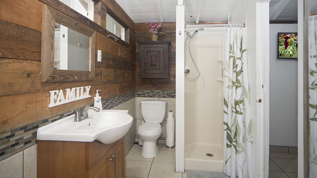 Photo of Bathroom in Eastern Honolulu