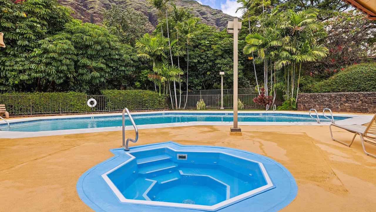 Photo of Outdoor in Makaha Valley
