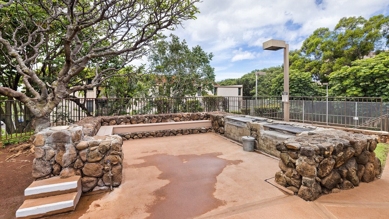 Photo of Patio Balcony in Makaha Valley
