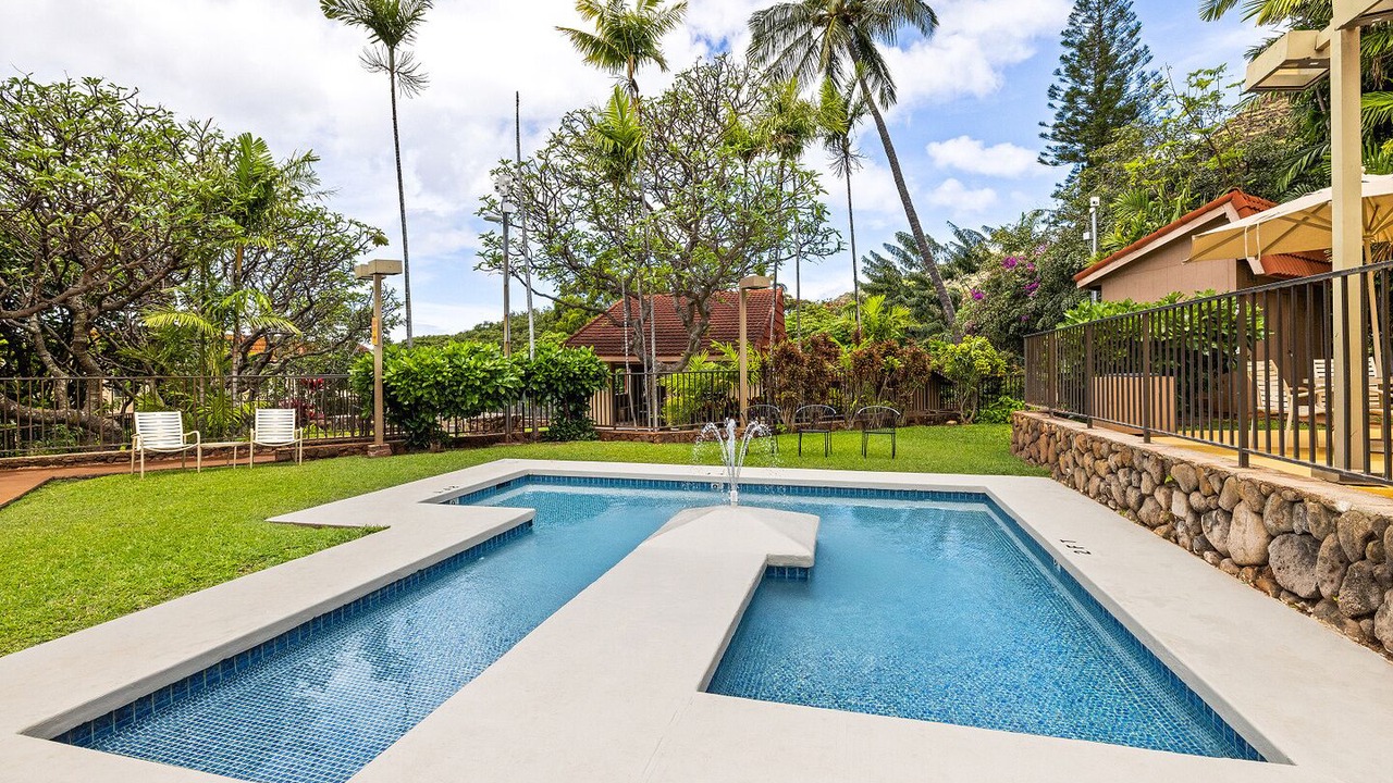 Photo of Outdoor in Makaha Valley