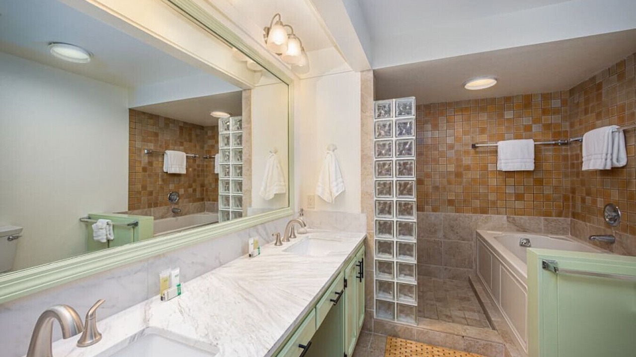 Photo of Bathroom in Kahaluu-Keauhou