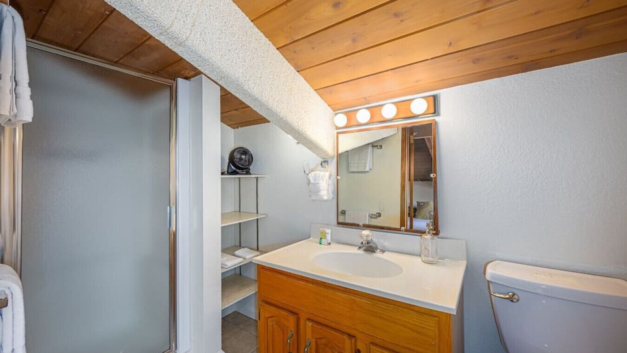 Photo of Bathroom in Kahaluu-Keauhou