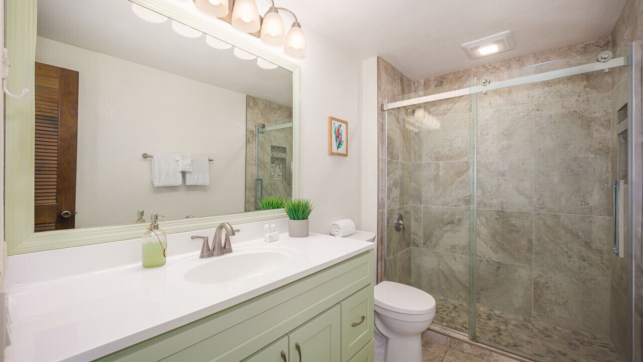 Photo of Bathroom in Kahaluu-Keauhou