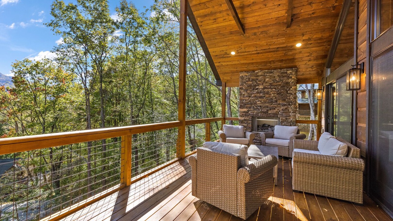 Photo of Livingroom in Seven Devils