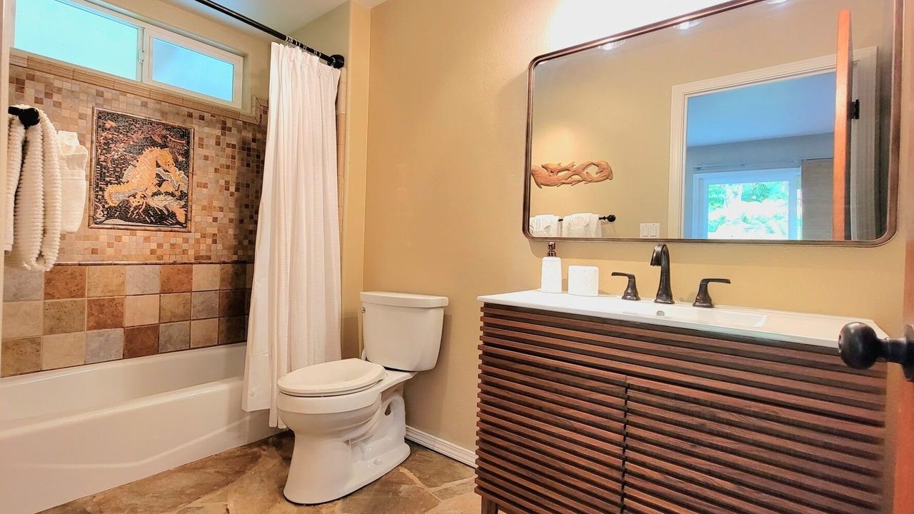 Photo of Bathroom in Royal Hawaiian Estates