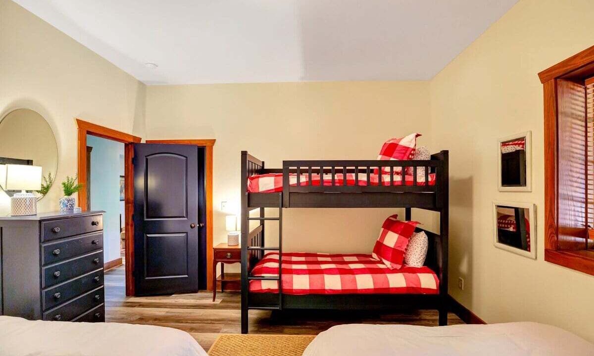 Photo of Bedroom in Townville