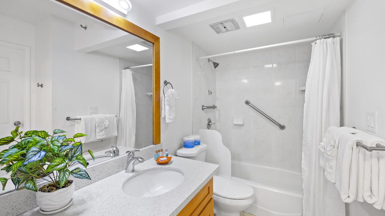 Photo of Bathroom in Waikiki