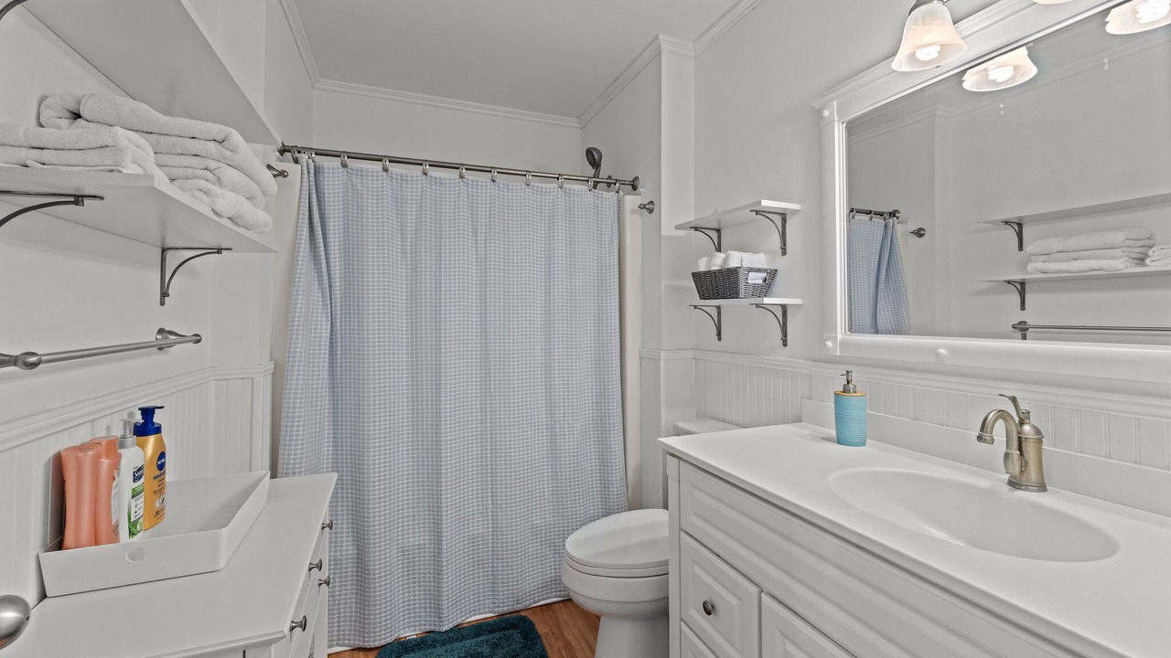 Photo of Bathroom in Fairfield Harbour