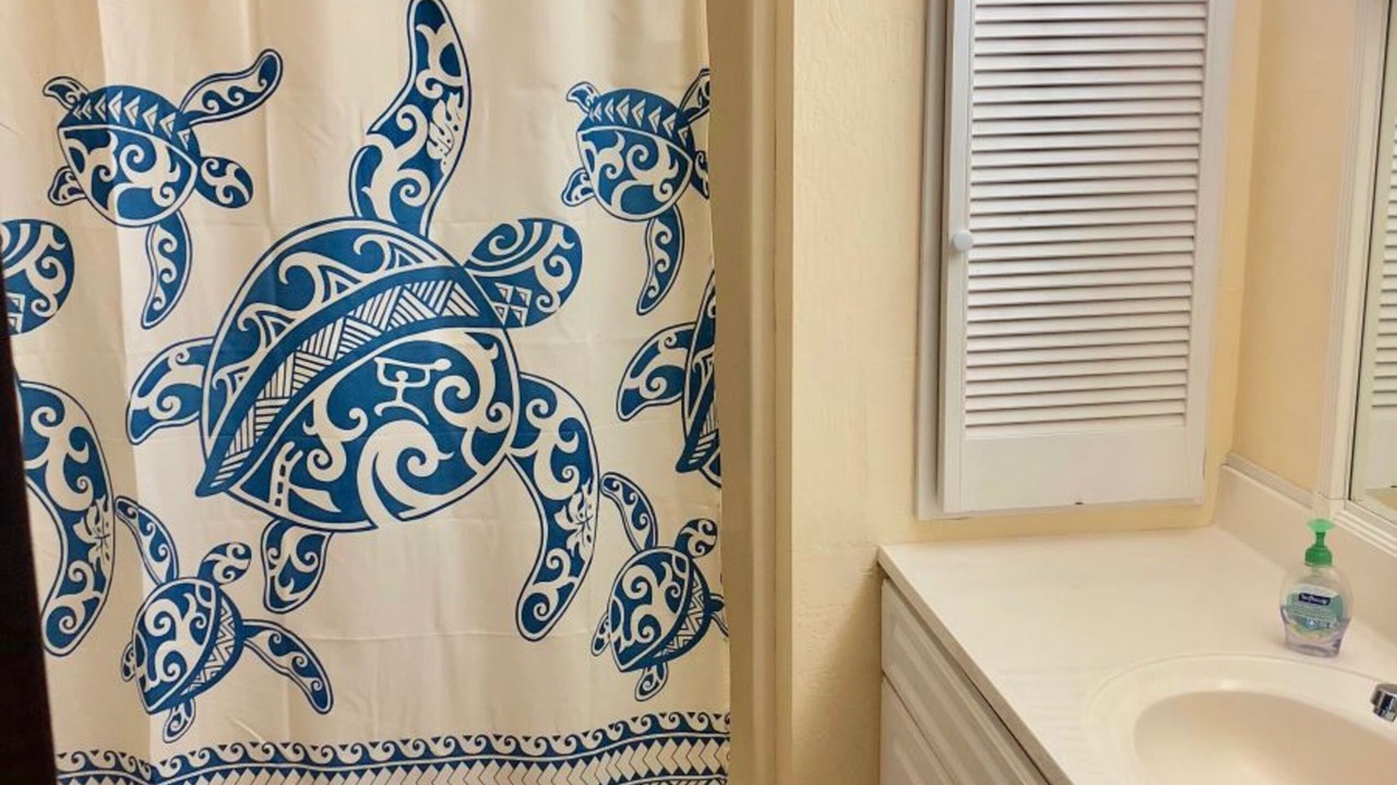Photo of Bathroom in Punaluu