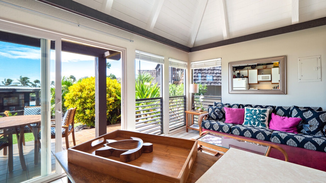 Photo of Livingroom in Punaluu