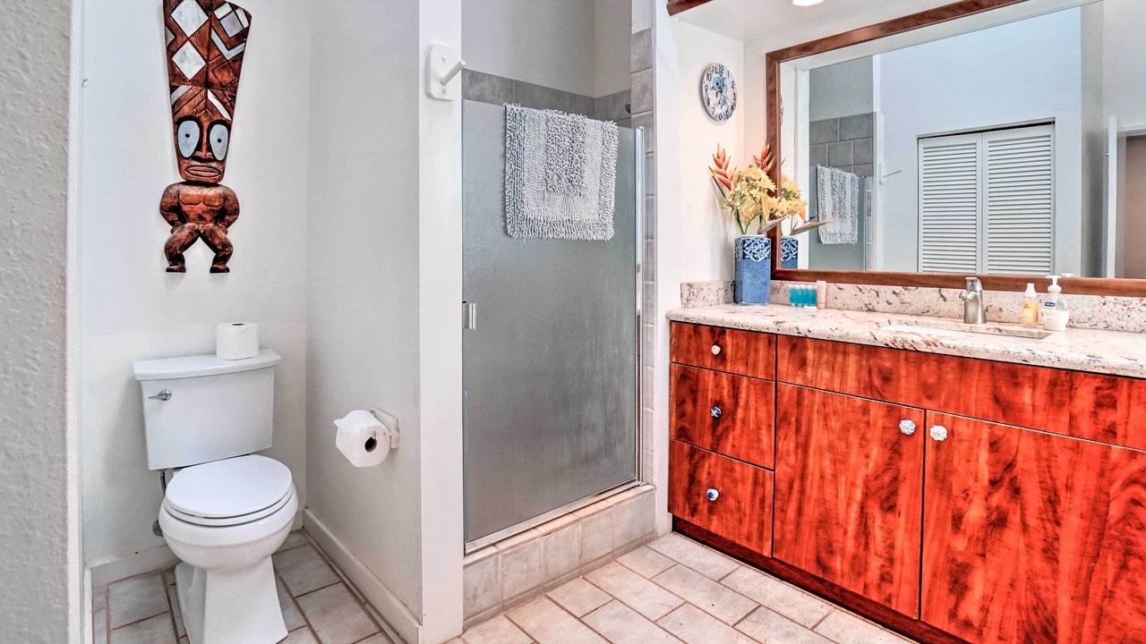 Photo of Bathroom in Maunaloa