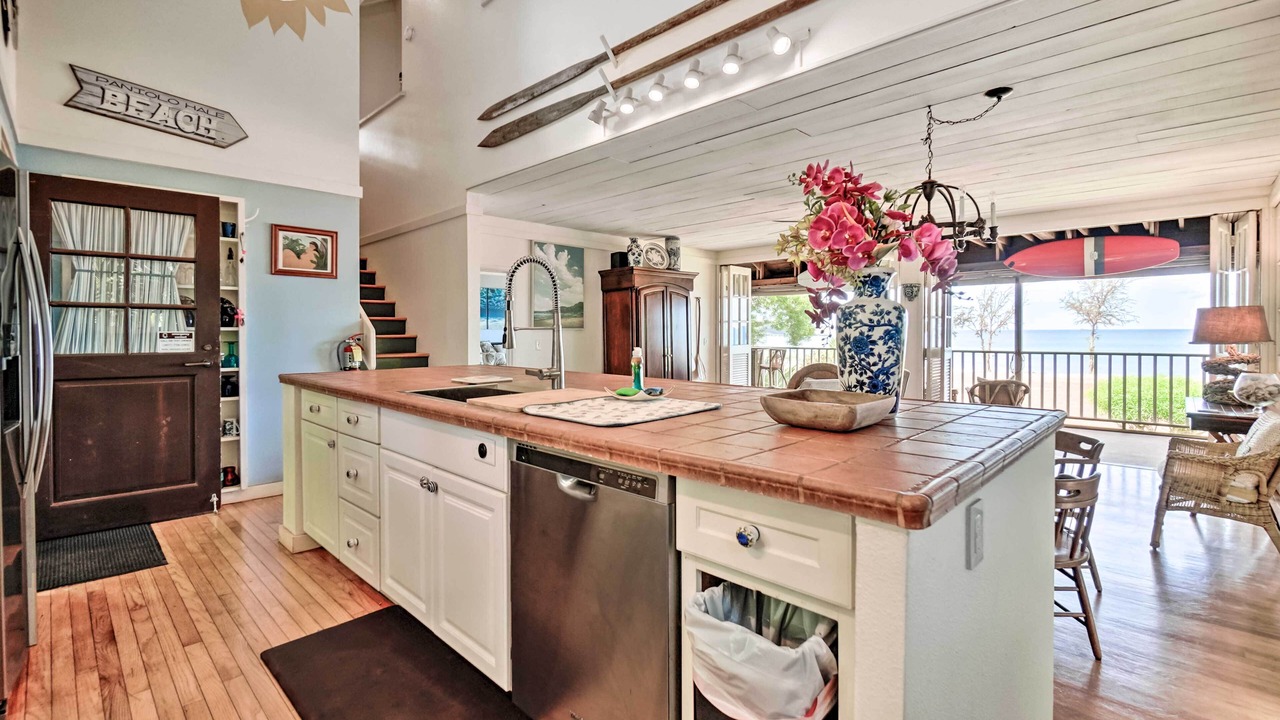 Photo of Kitchen in Maunaloa