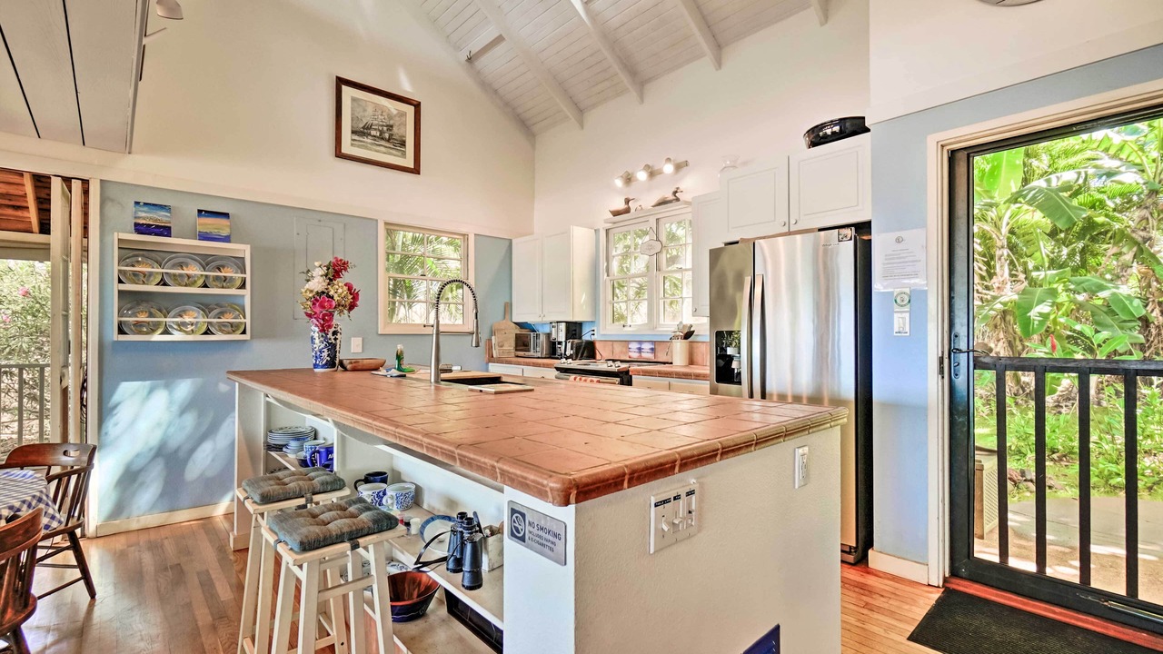 Photo of Kitchen in Maunaloa