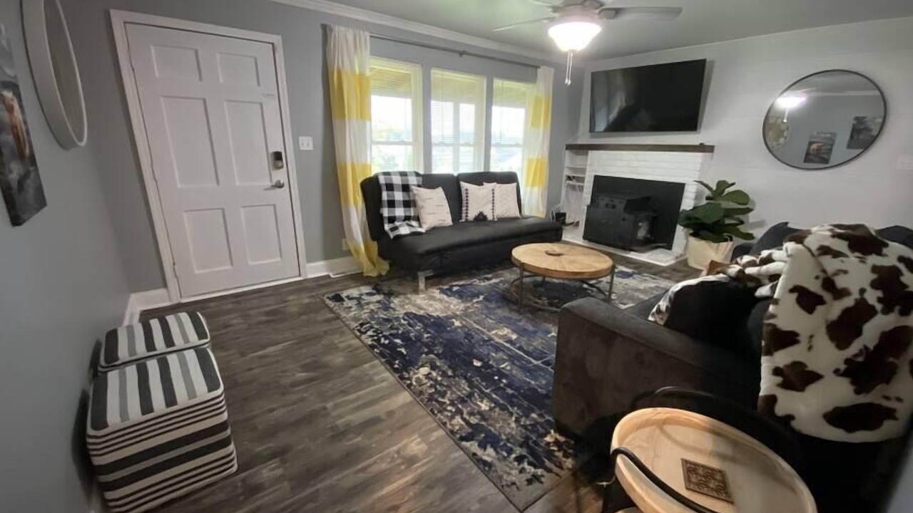 Photo of Livingroom in Winston - Salem