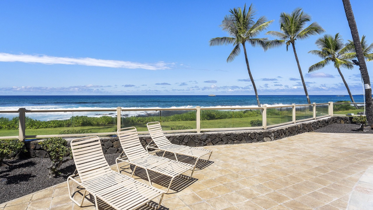 Photo of Patio Balcony in Historic Kailua Village