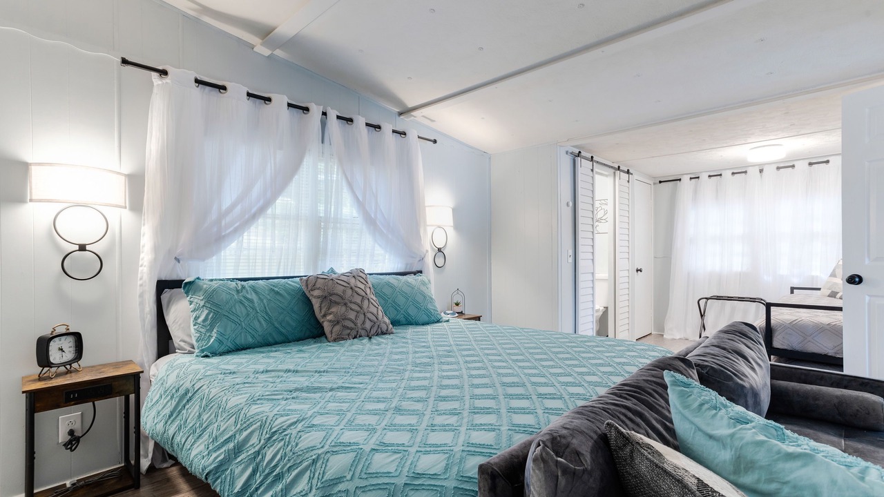 Photo of Bedroom in Townville