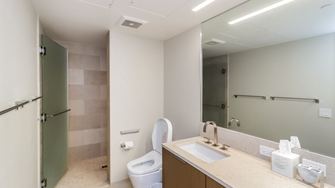 Photo of Bathroom in Ala Moana
