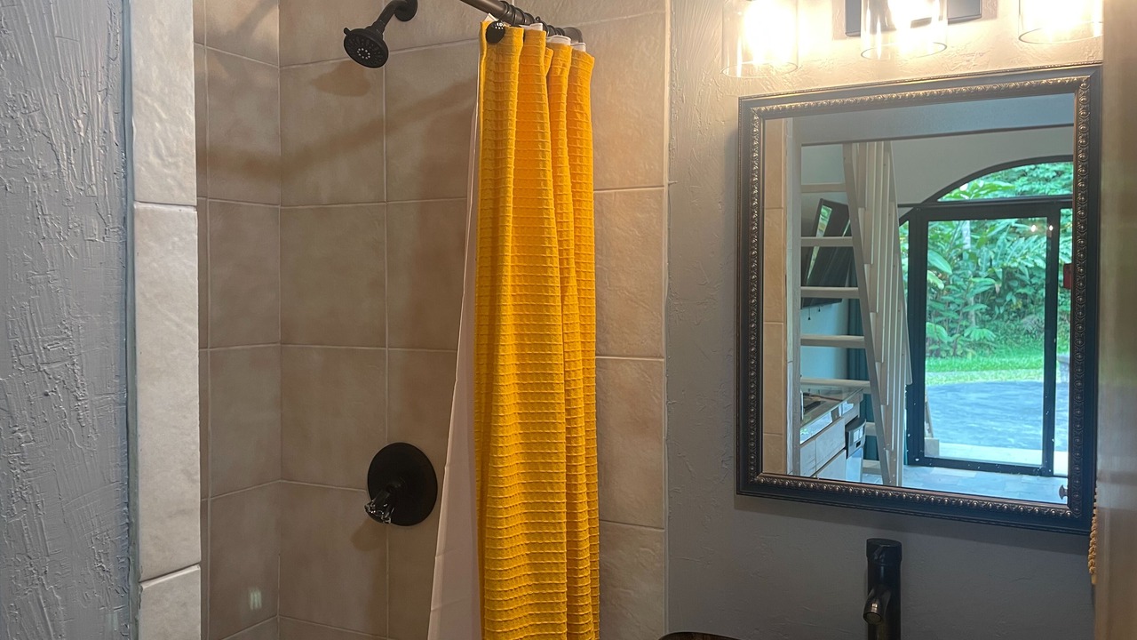 Photo of Bathroom in Honalo