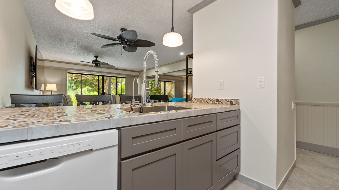 Photo of Kitchen in Maunaloa